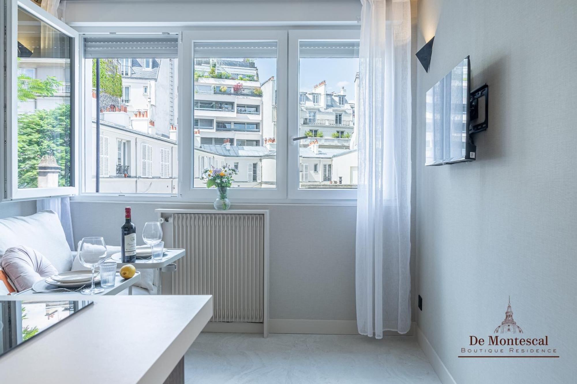 De Montescal- Montparnasse With Ac 11 To 14m2 In A Prime Location *