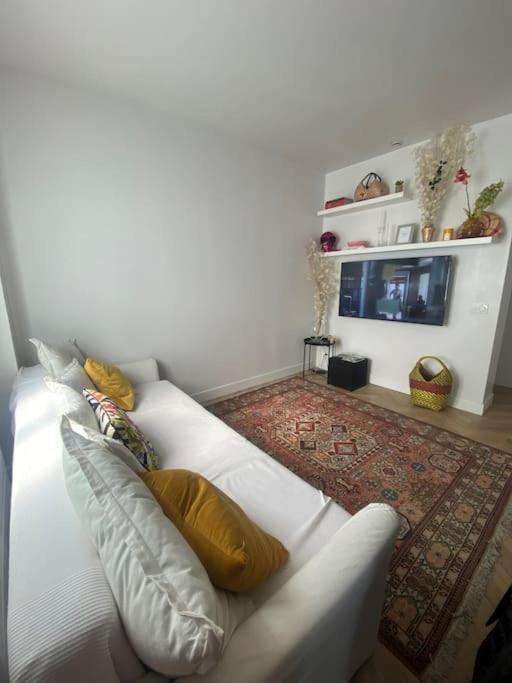 Renovated 16th Flat * Paris