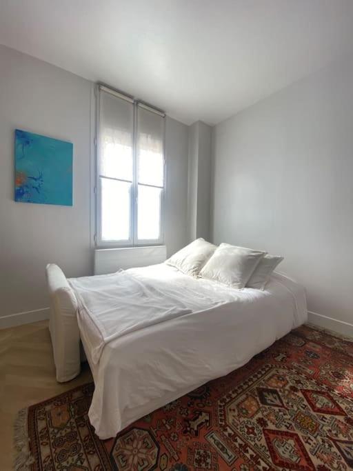Renovated 16th Flat Apartment *