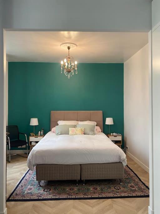 Renovated 16th Flat *