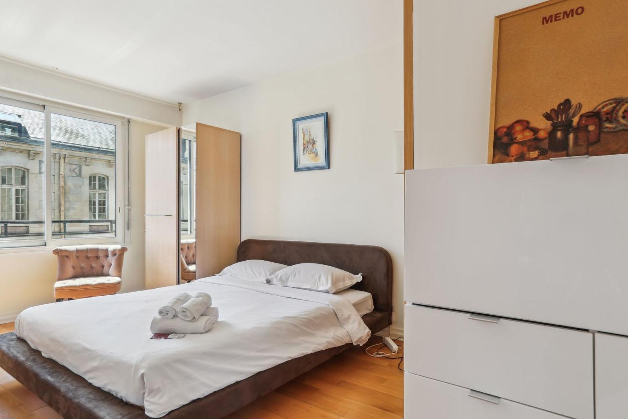 Trocadero & Arc De Triomphe With Balcony - Cityapartmentstay Apartment *