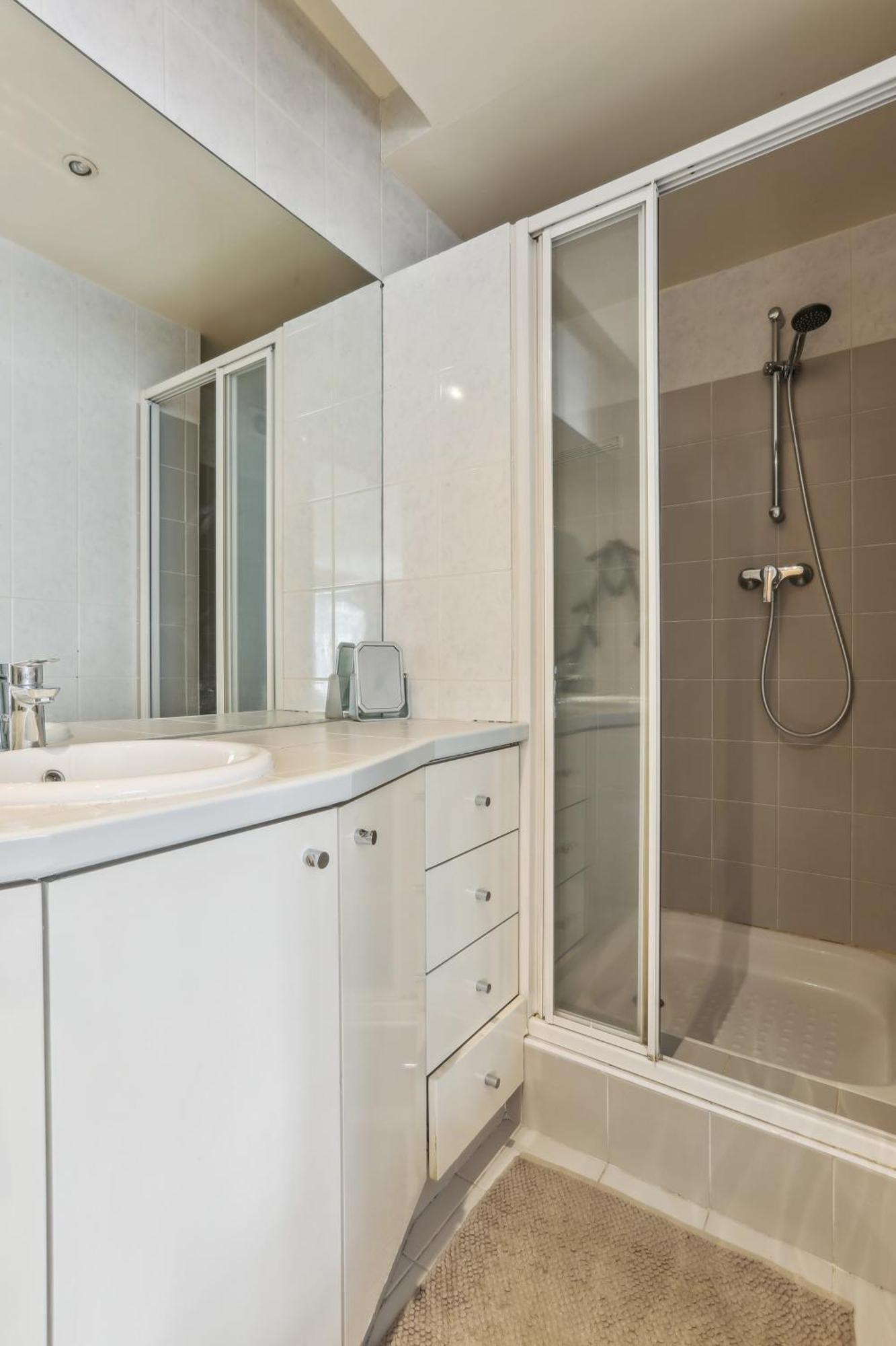 Apartment Trocadero & Arc De Triomphe With Balcony - Cityapartmentstay *