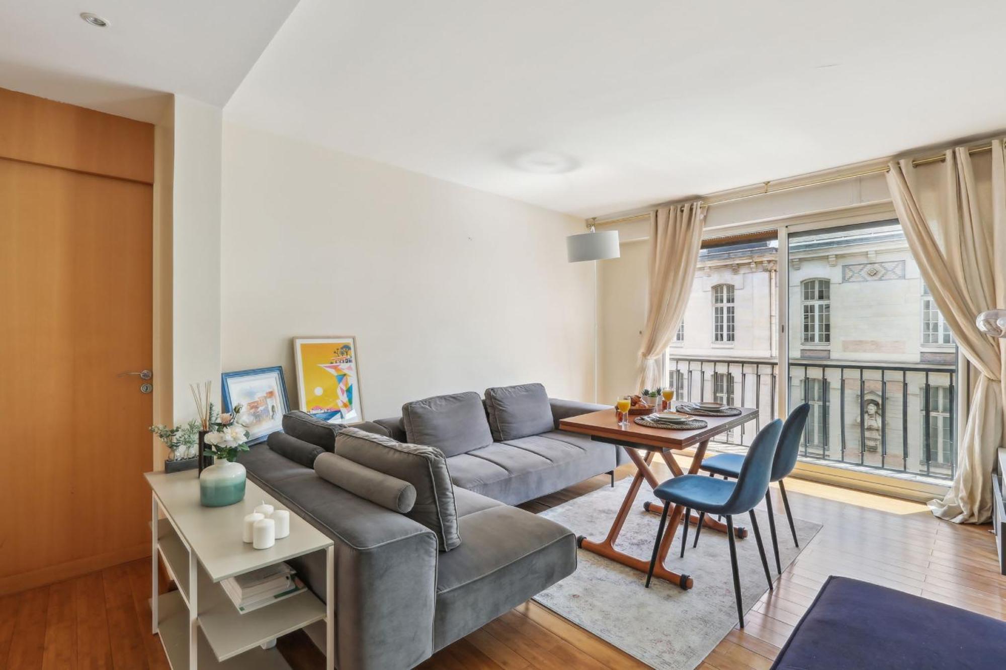 Trocadero & Arc De Triomphe With Balcony - Cityapartmentstay *