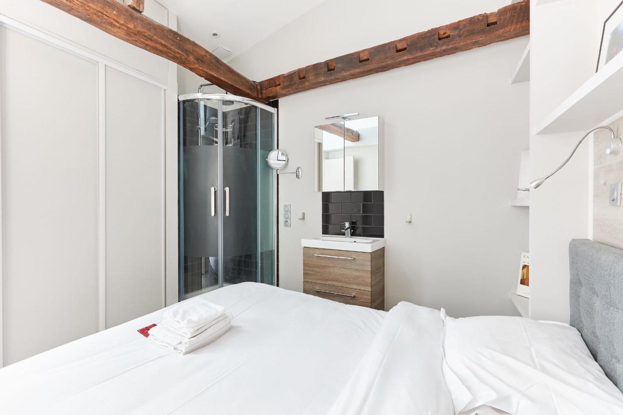 Appartement Jardin And Balcony 1br Paris
