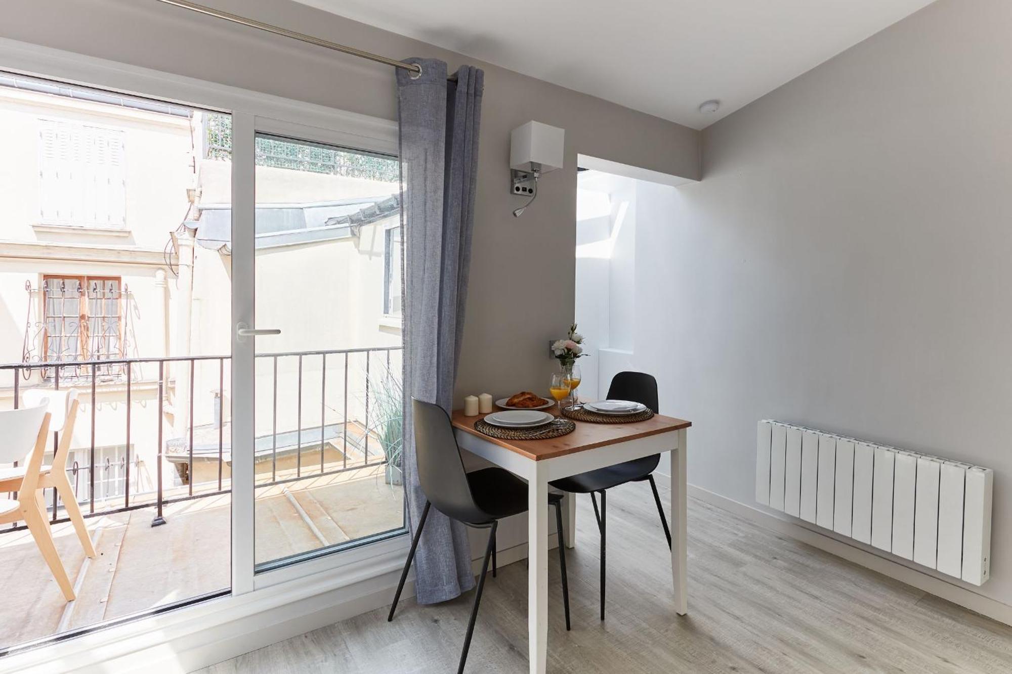 Jardin And Balcony 1br Paris