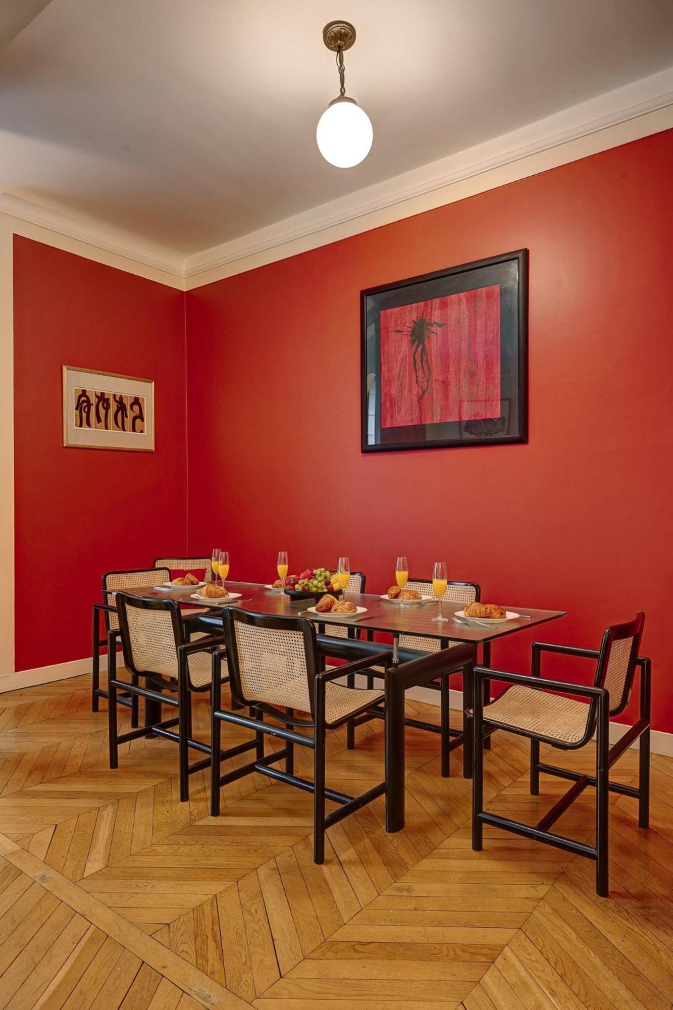 The Seine & Pont De L'alma - 2br With Balcony - Cityapartmentstay * Paris