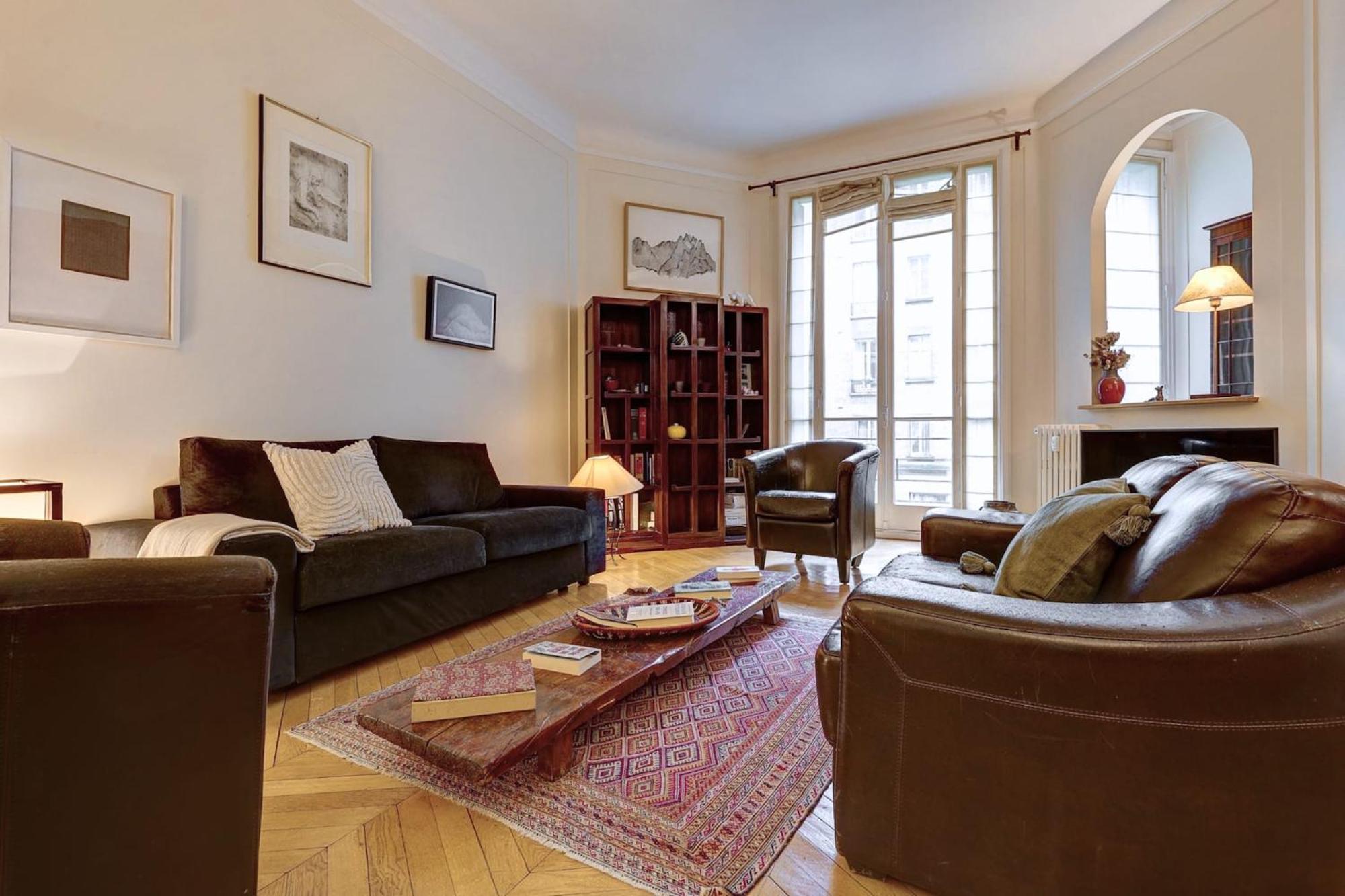 The Seine & Pont De L'alma - 2br With Balcony - Cityapartmentstay *