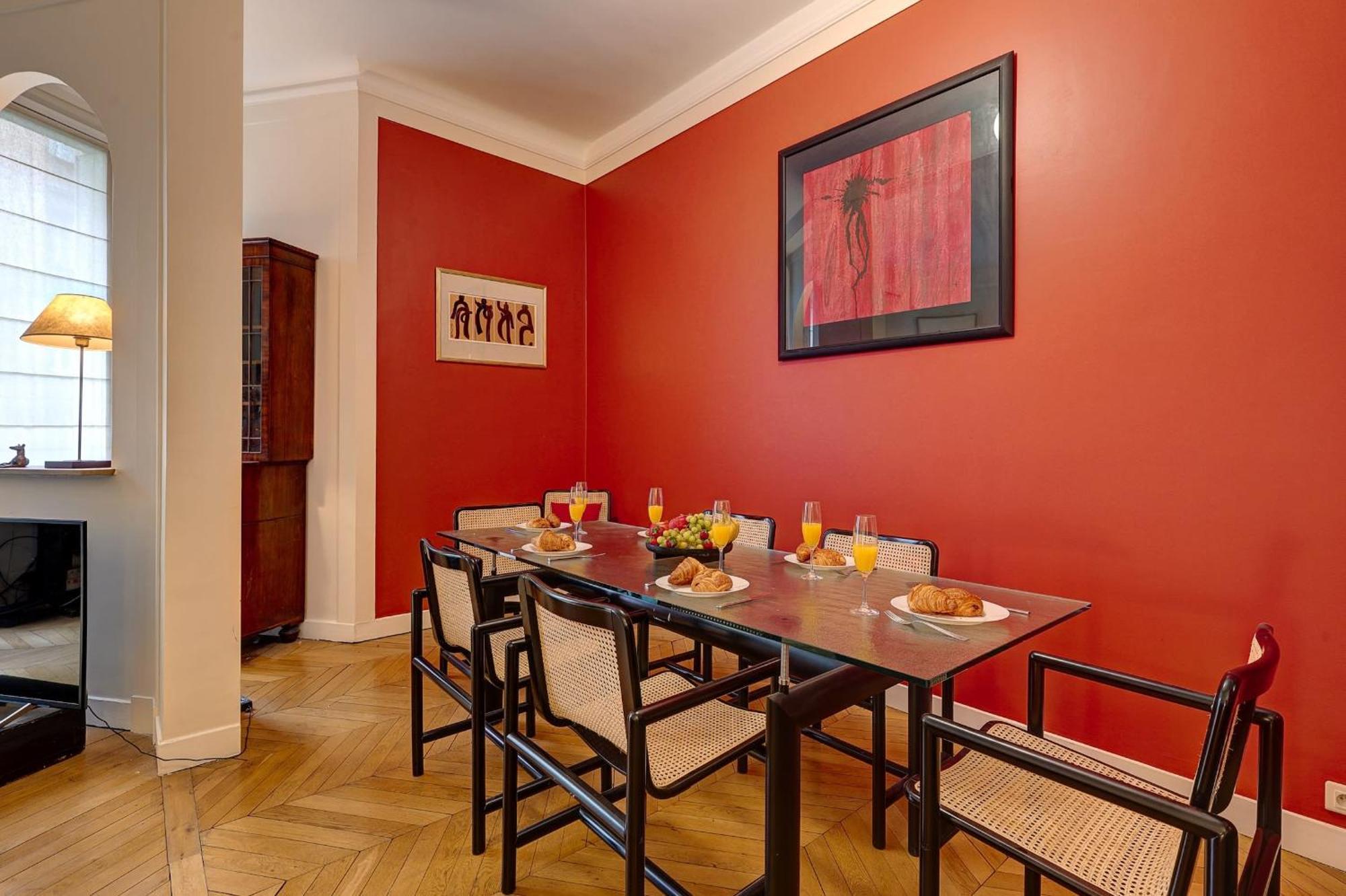 The Seine & Pont De L'alma - 2br With Balcony - Cityapartmentstay Apartment *
