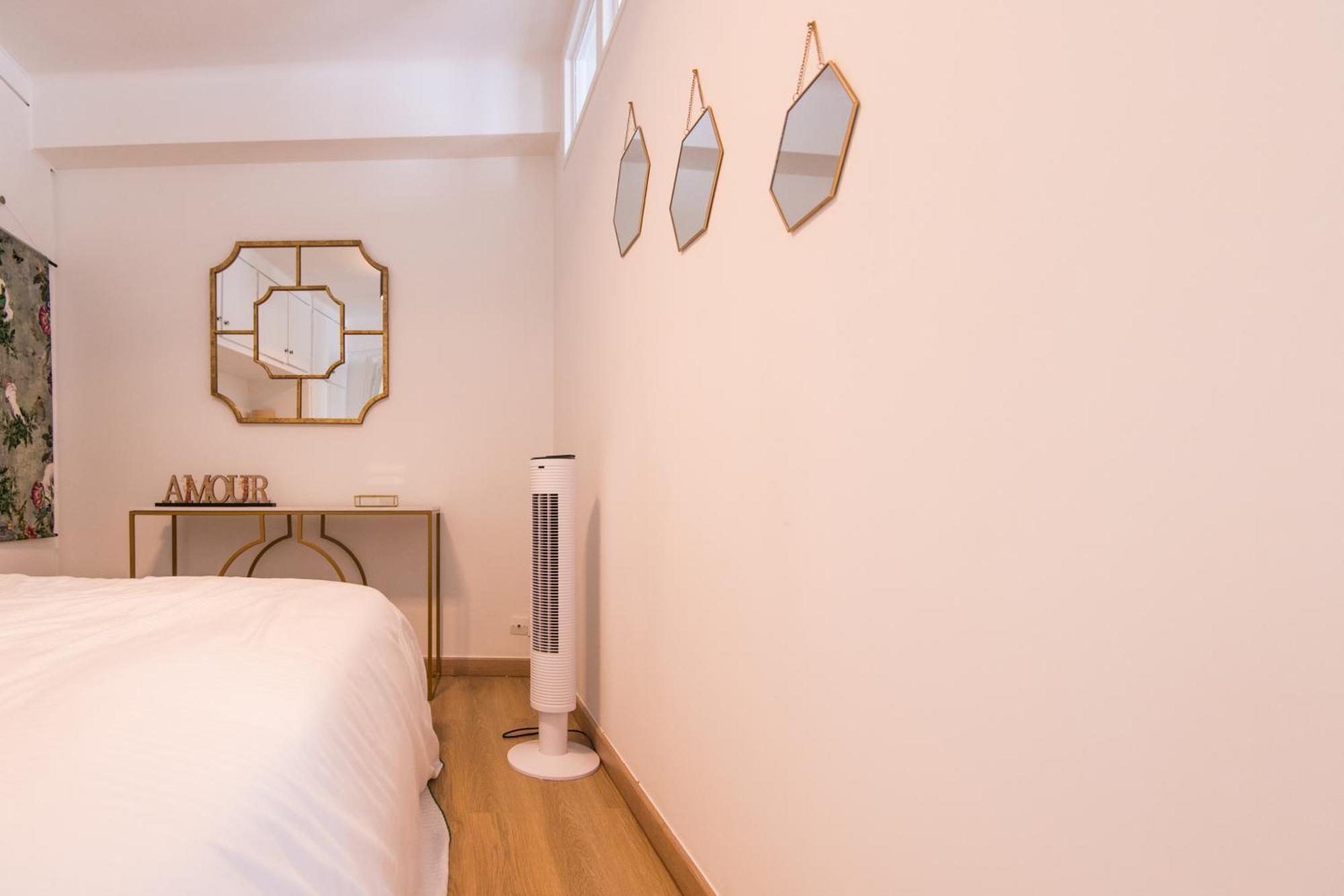 Apartment Luxury Art Deco Elegant Escape By Eiffel Tower