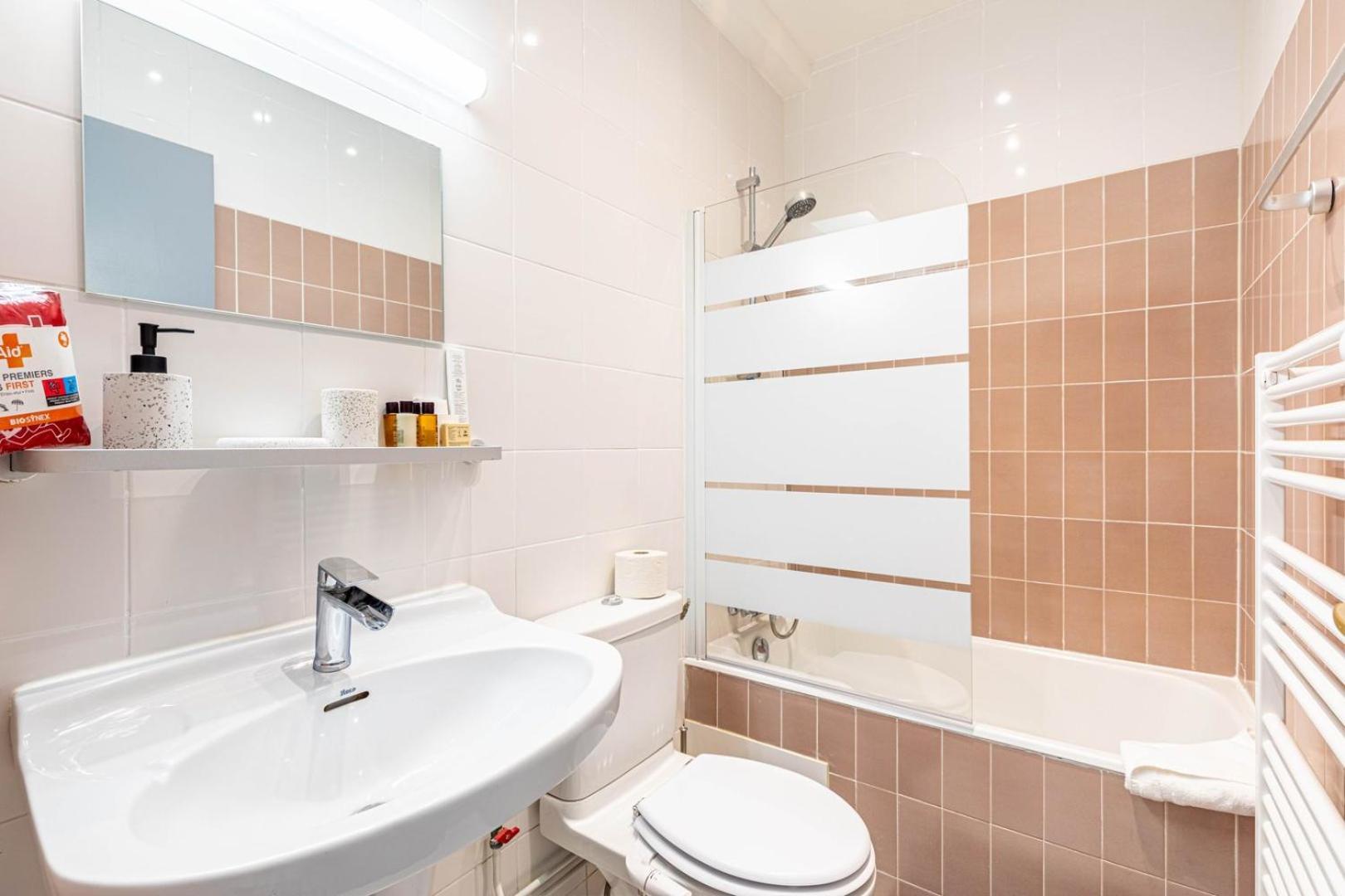 Guestready - Charme Et Confort Pres De Chinatown Apartment *