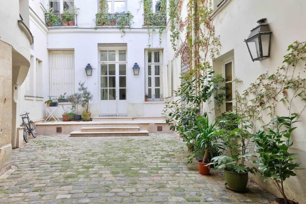 Elegant Avec Jardin Proche Du Pont Des Arts Apartment