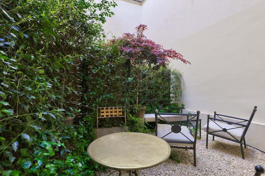 Apartment Elegant Avec Jardin Proche Du Pont Des Arts Paris