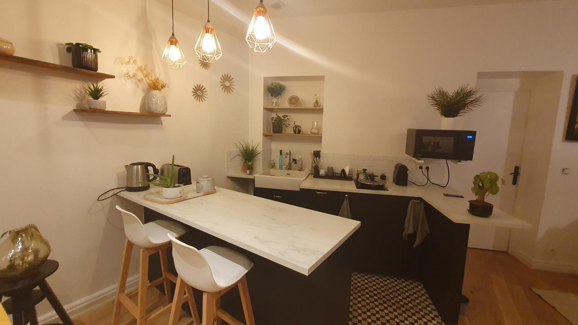 Center Paris, Amusing2bed Room,68sqm-5 Mins Eiffel Tour And Louvre Meusm ,gare Montparnasse ,front Metro Paris