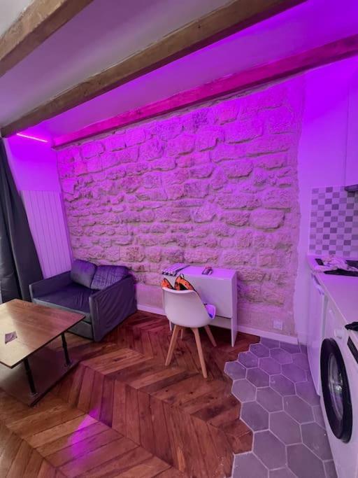 De Charme Centre 10 Min De Republique Apartment