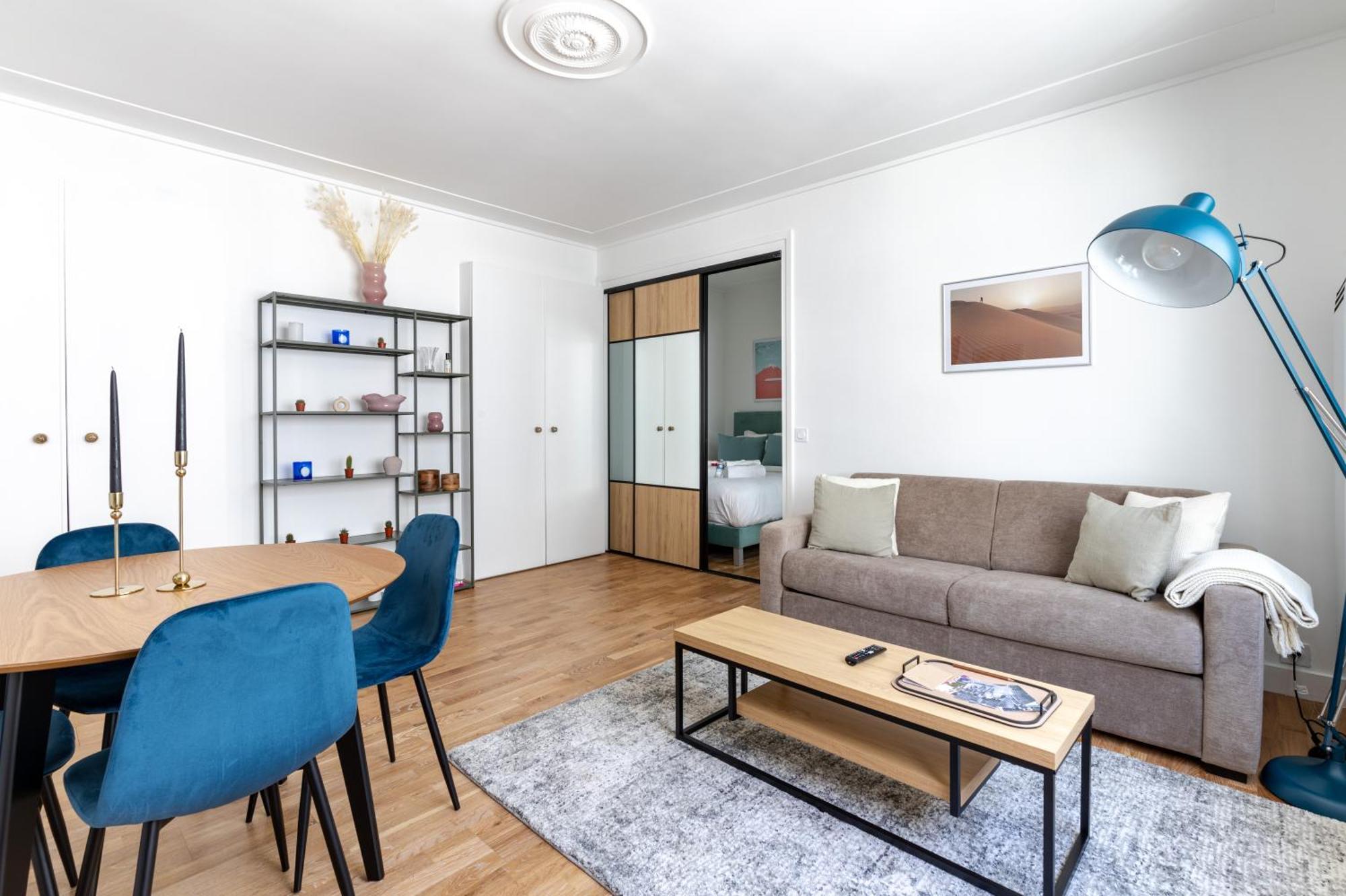 De Charme Sur L'avenue Montaigne Appartement