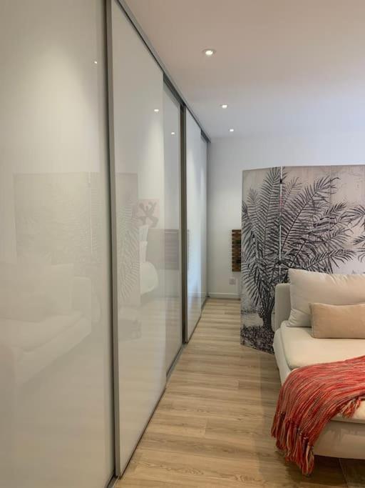 Parisien- Calme Et Lumineux -2 Pax Apartment *