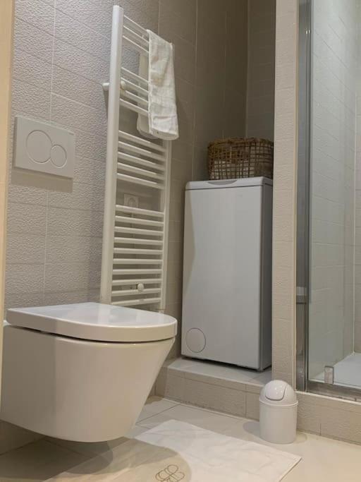 Parisien- Calme Et Lumineux -2 Pax Apartment Paris
