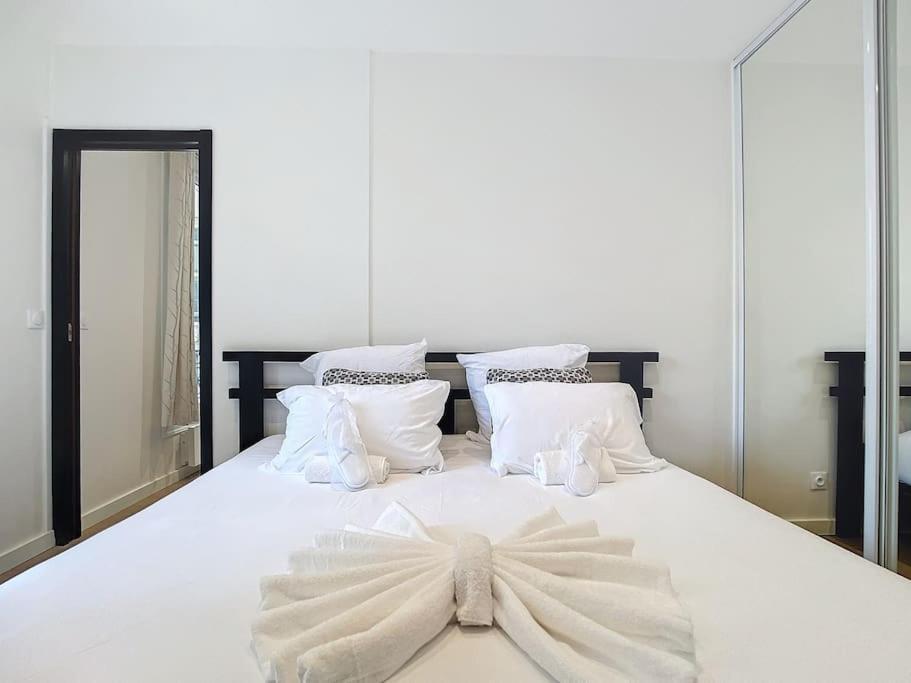 49-le Cocon-metro A 1mn Apartment *
