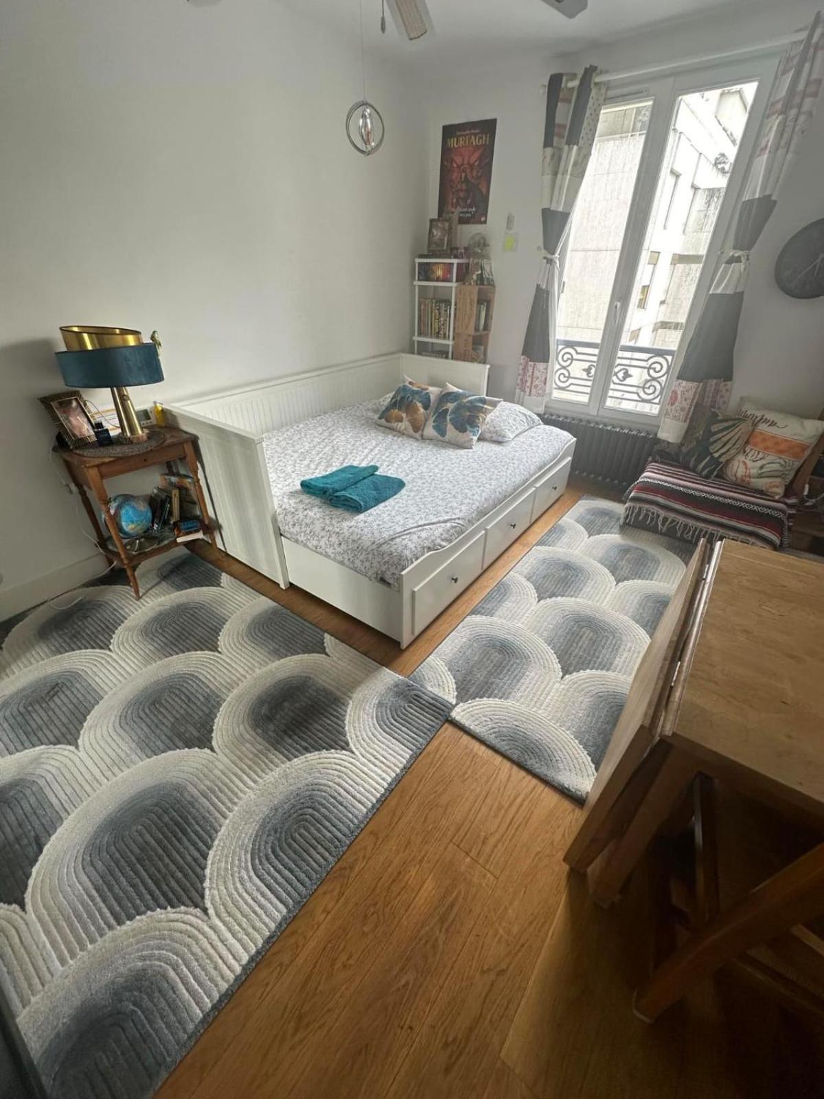 Apartment Grand Familial Parisien, Avec Balcon Et Parking