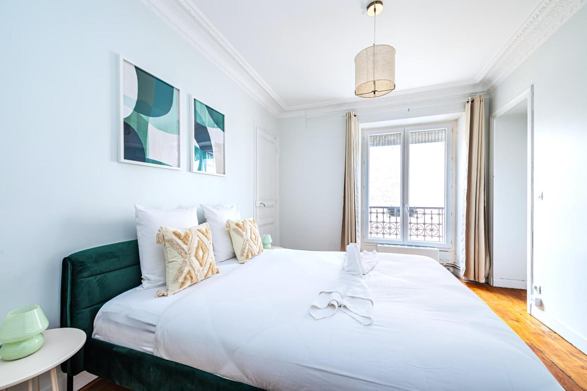 Apartment Blue And Pink Flat Next Montparnasse