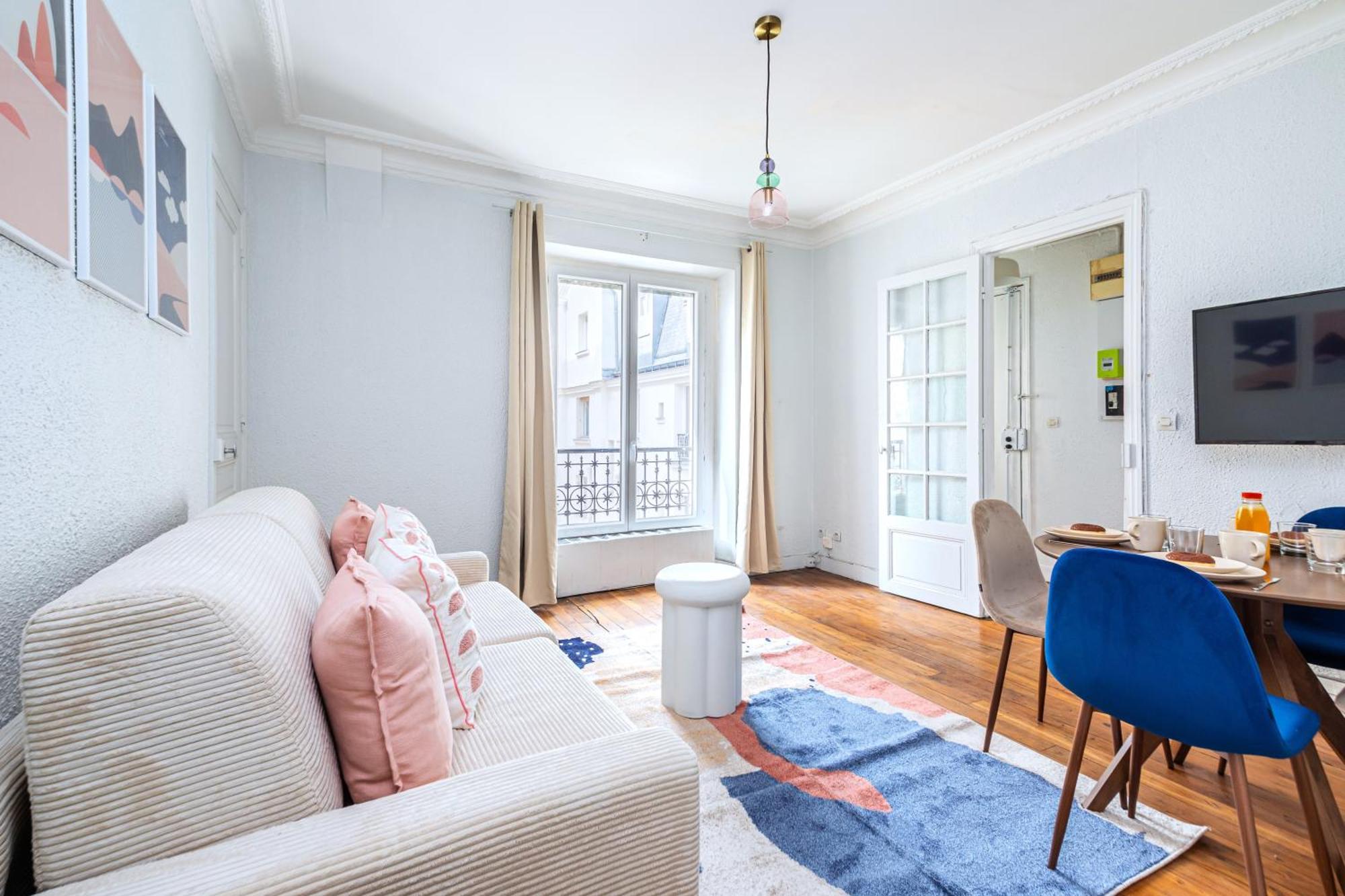 Blue And Pink Flat Next Montparnasse Apartment Paris
