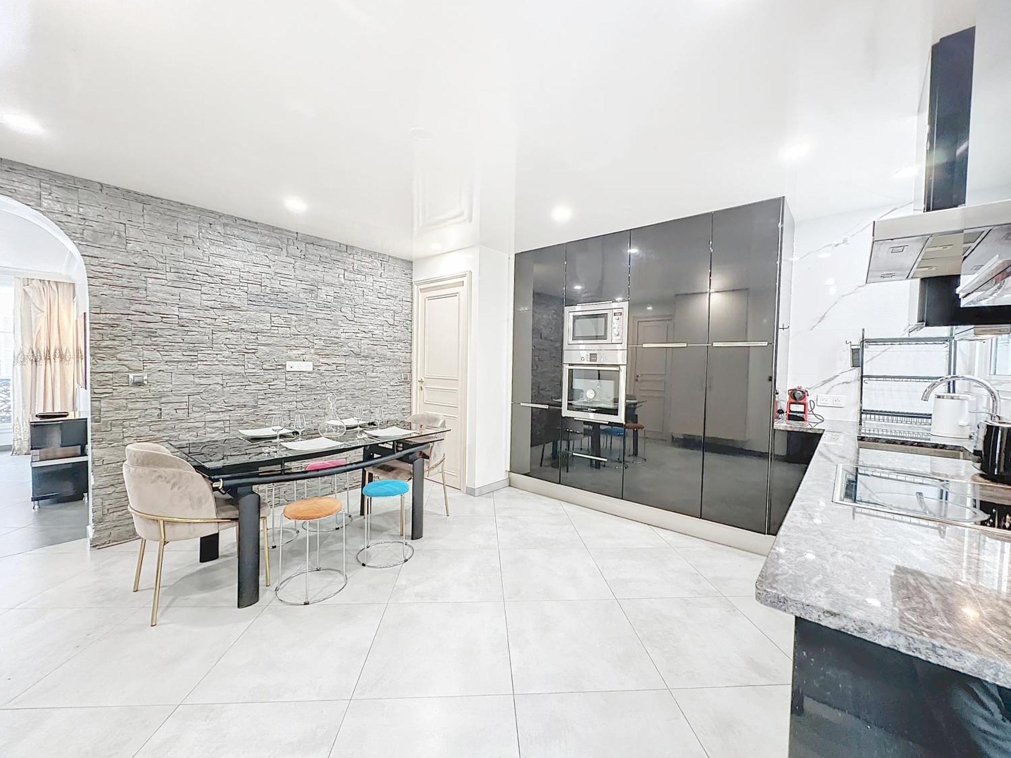 Appartement 118 - , Place De La Republique, 7 Personnes