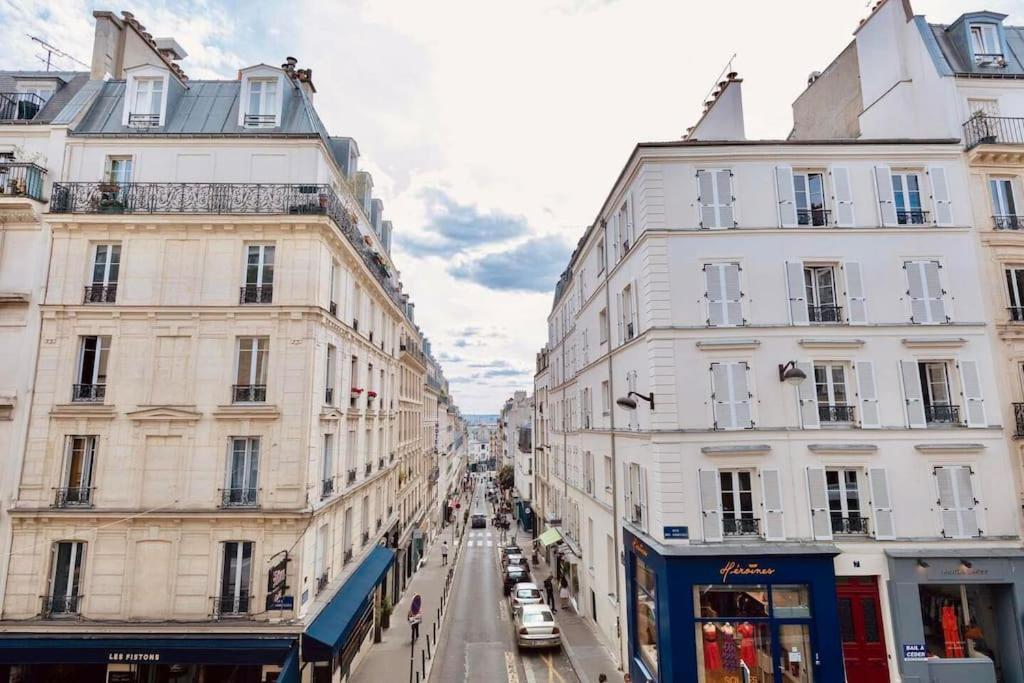 Delight In Montmartre - A True Parisian Apartment Paris