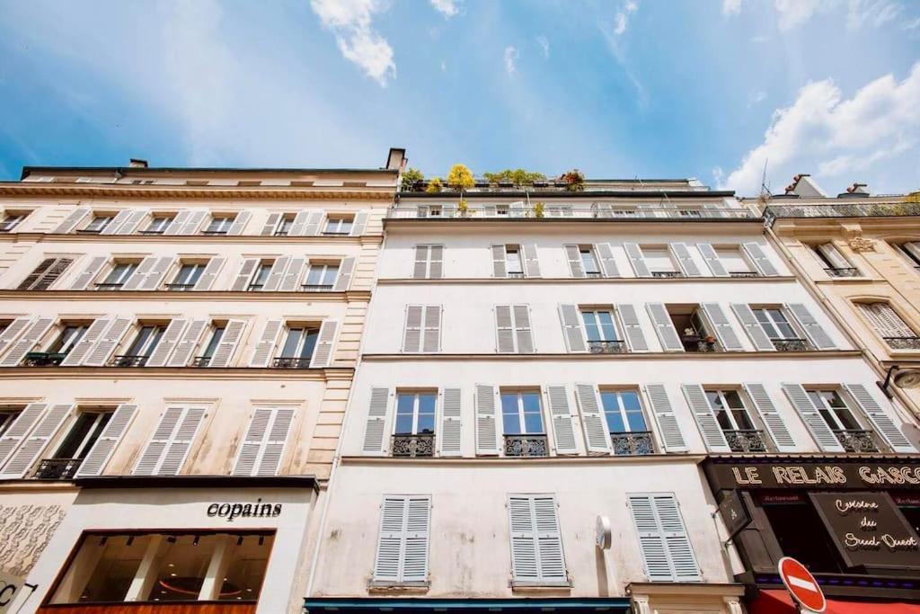 Apartment Delight In Montmartre - A True Parisian *