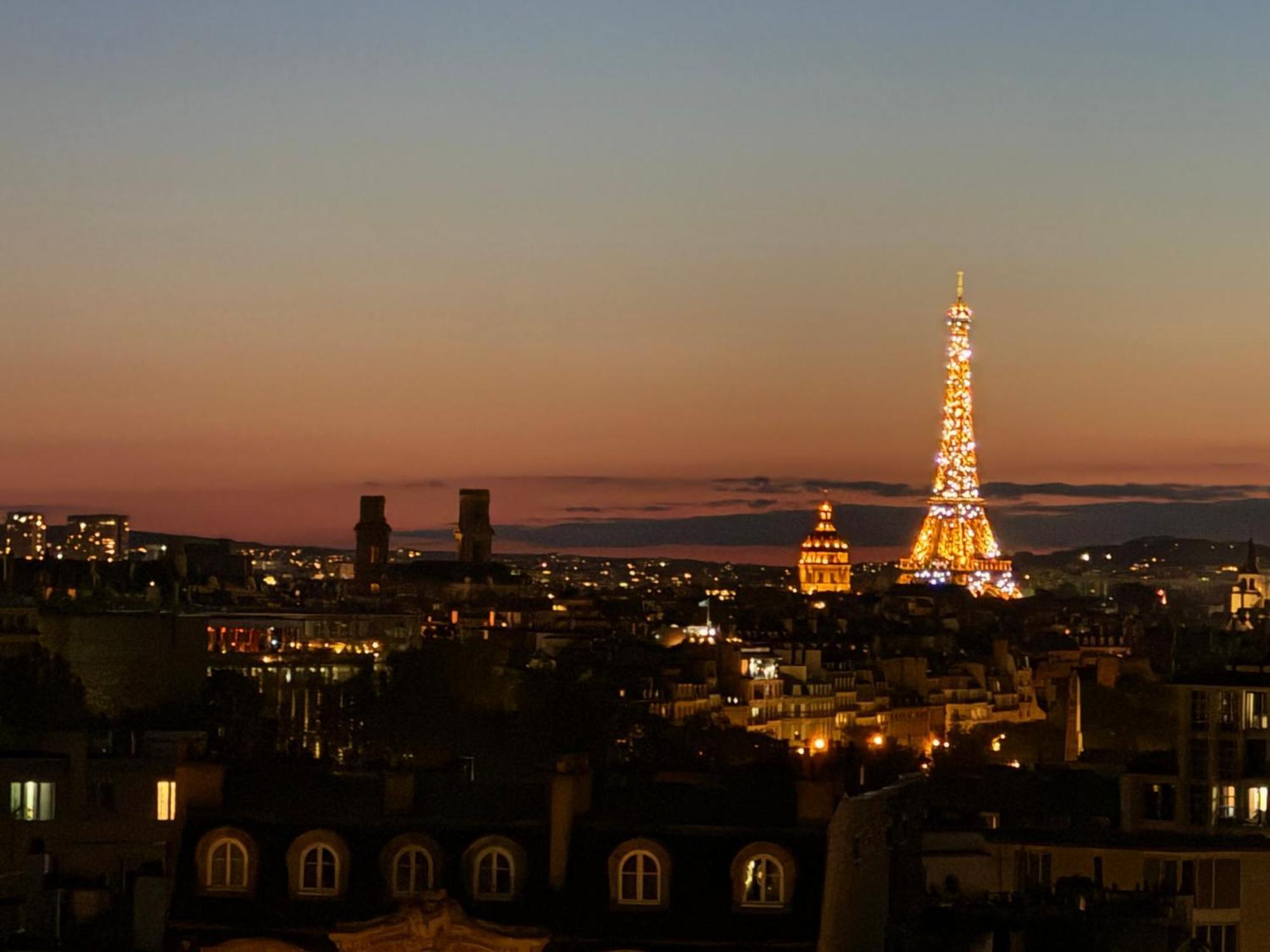 Floor With Eiffel Tower View And Roof
