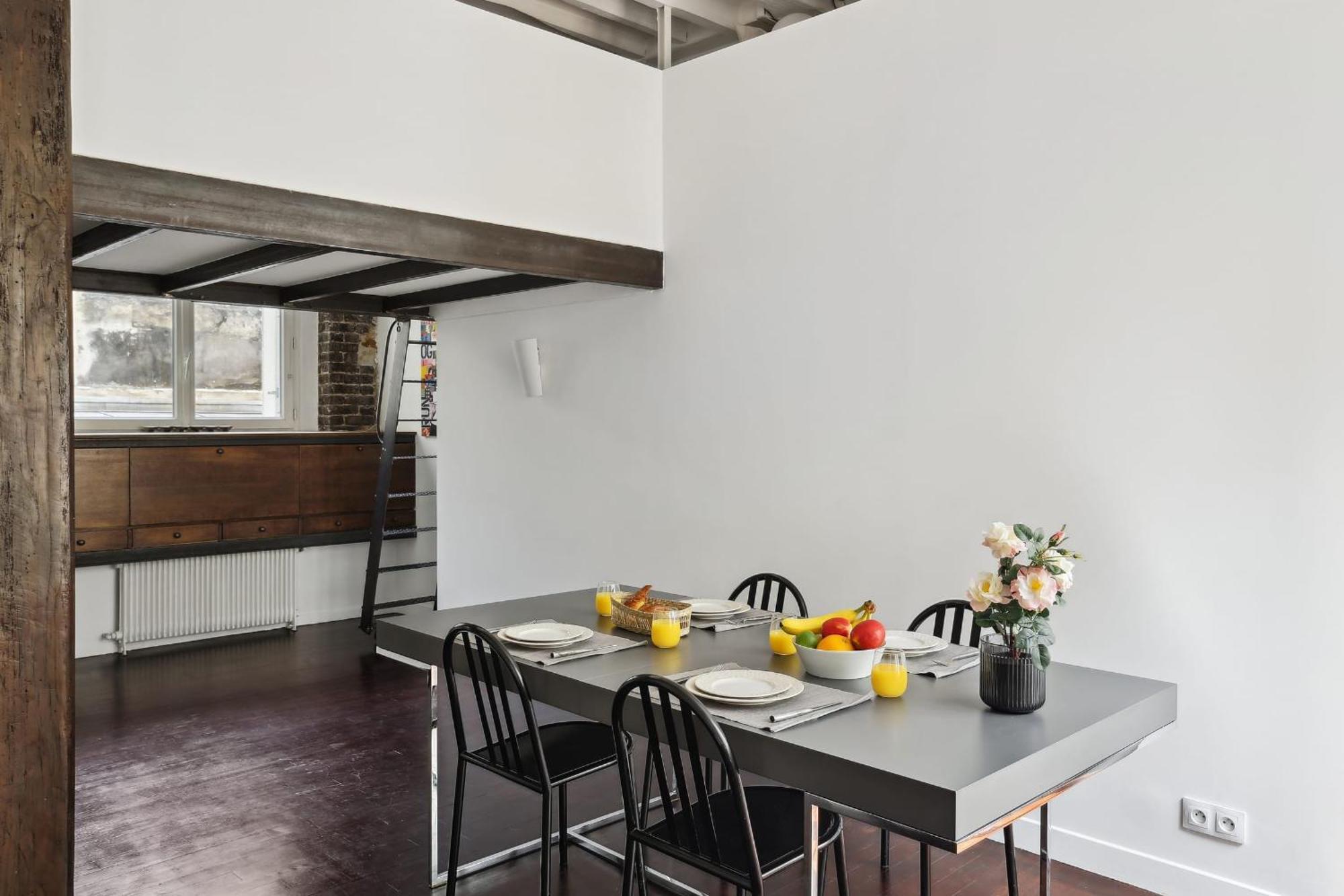 Apartment Saint Germain & Buci - 2br - Cityapartmentstay Paris