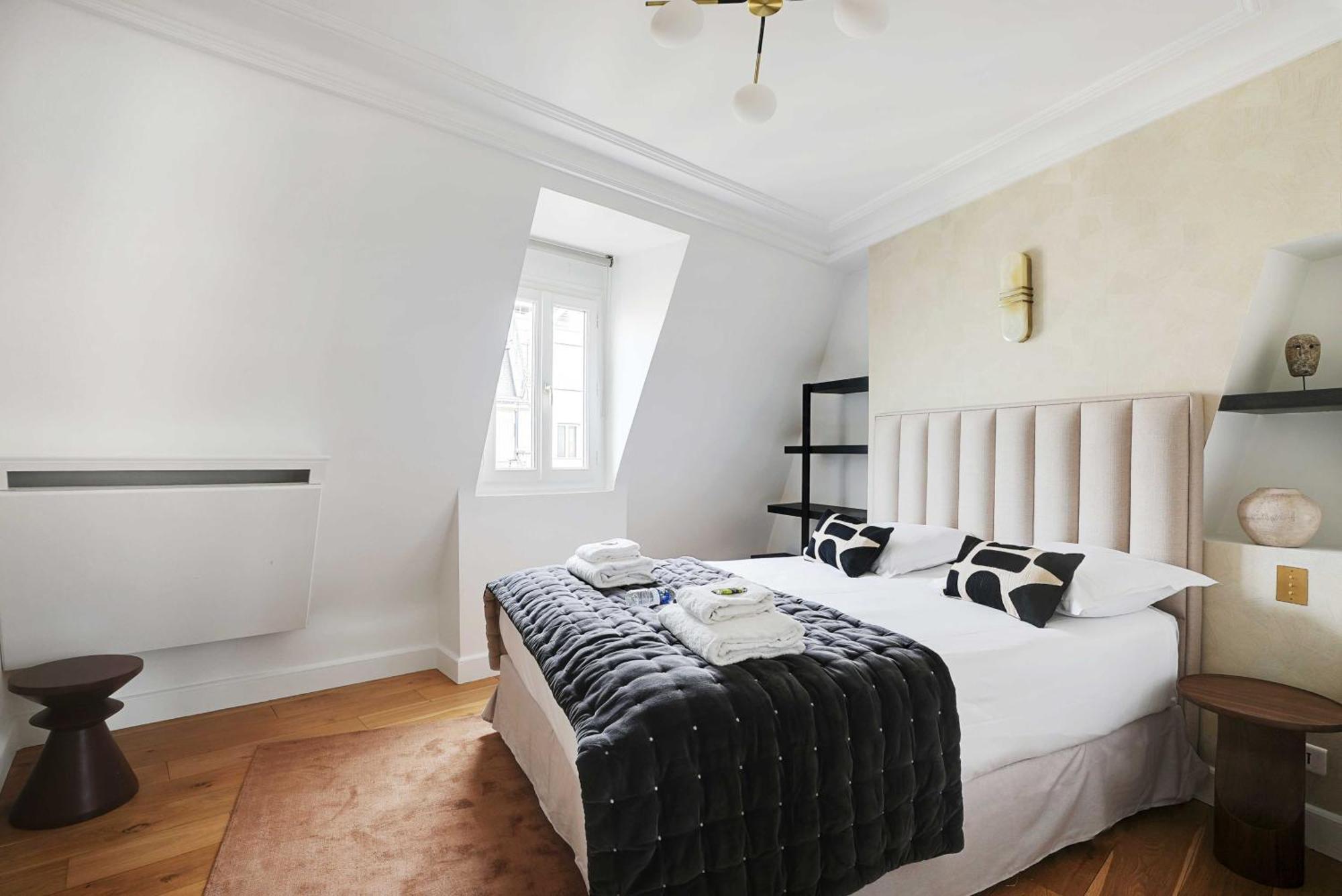 Sumptuous - 4ch-8p - Champs Elyseees * Paris