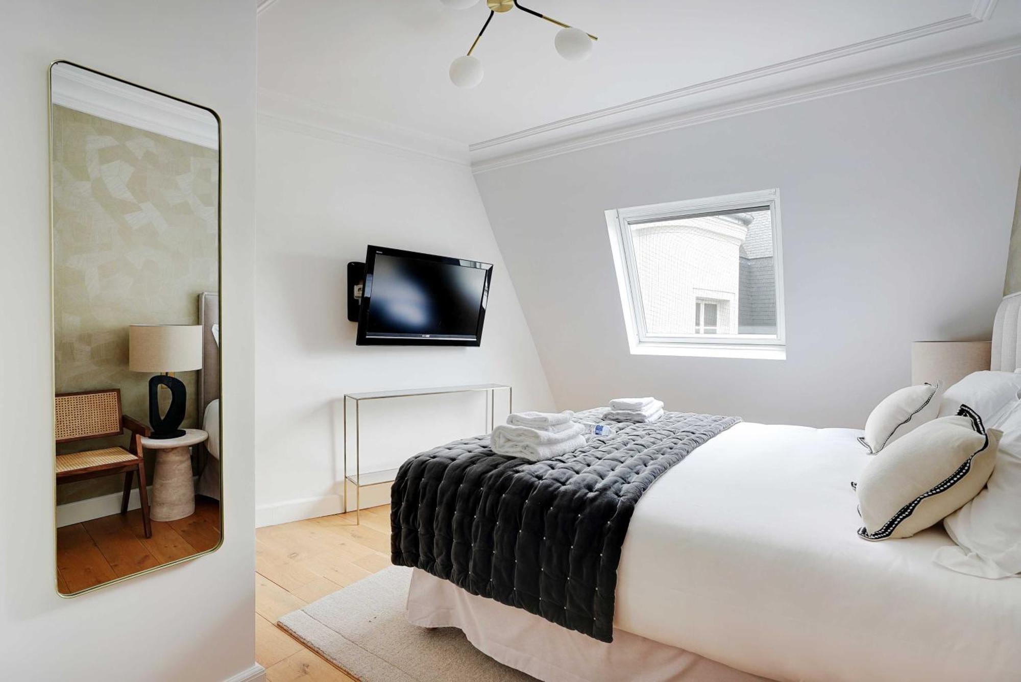 Sumptuous - 4ch-8p - Champs Elyseees Apartment