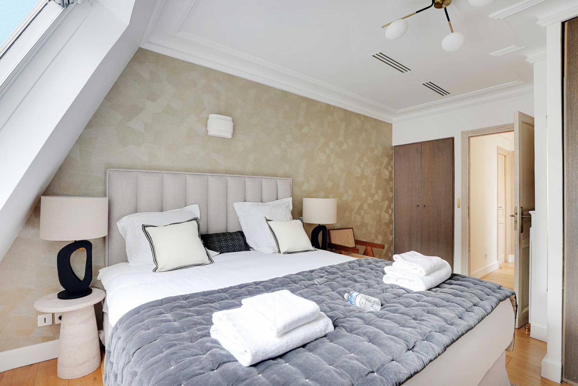 Sumptuous - 4ch-8p - Champs Elyseees Apartment