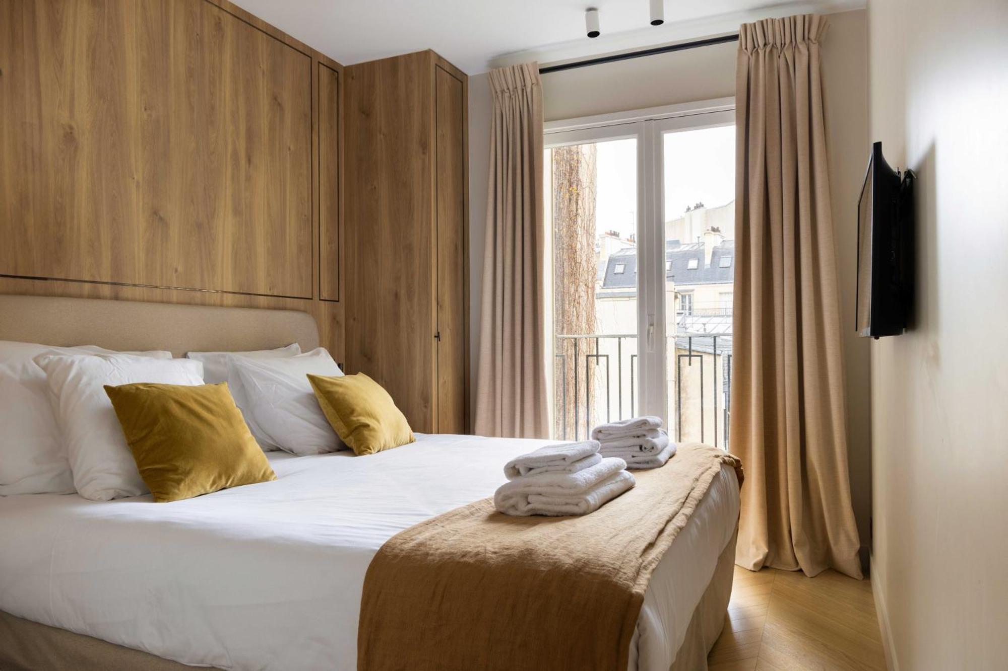 Apartment Spacious - 3br-8p - Eiffel Tower *