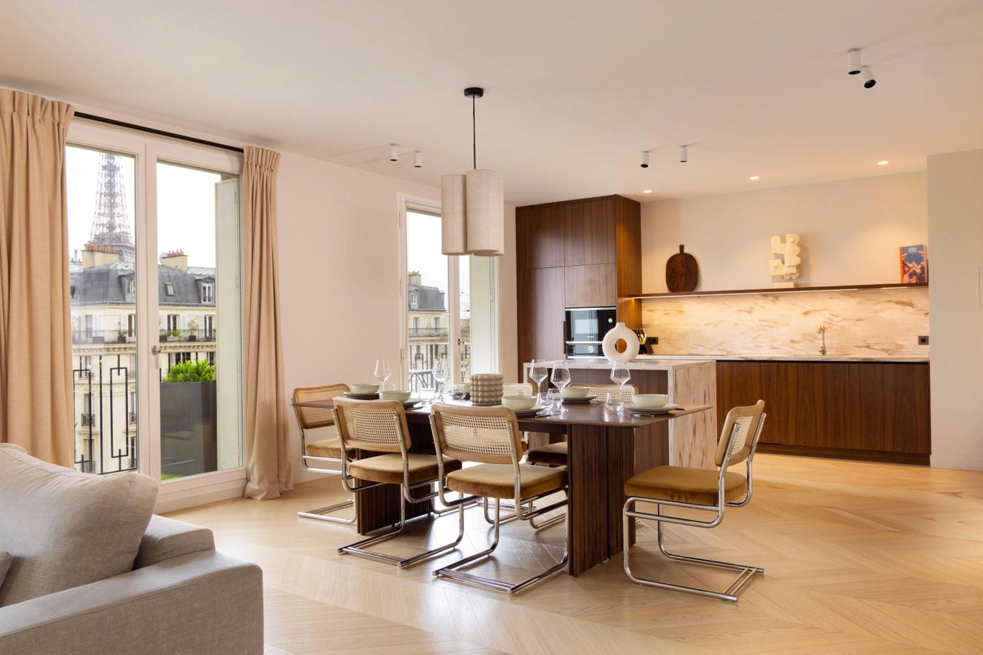 Apartment Spacious - 3br-8p - Eiffel Tower Paris