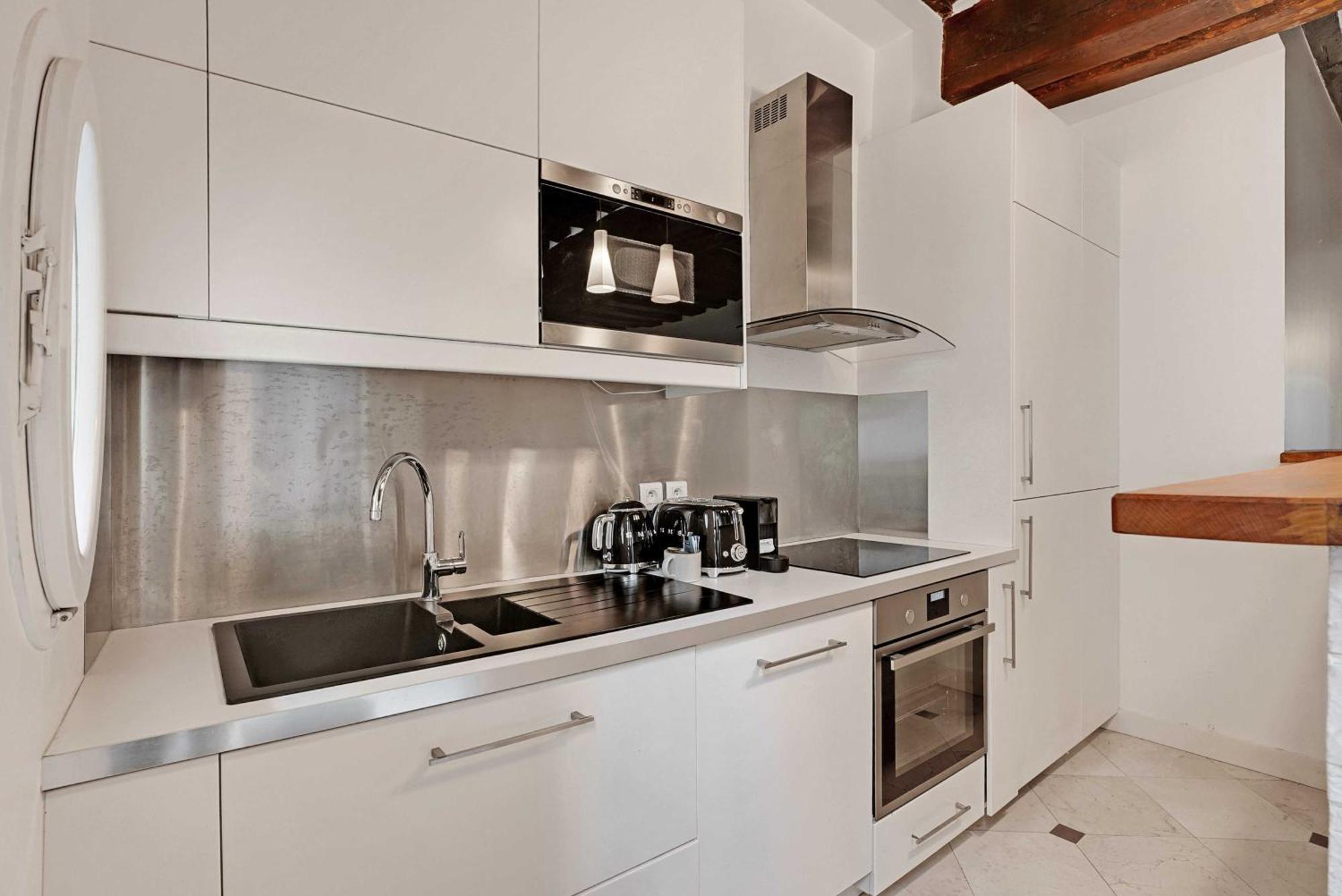 Elegant 2bdr 6p In The Heart Of The 5th Arrondissementt * Paris