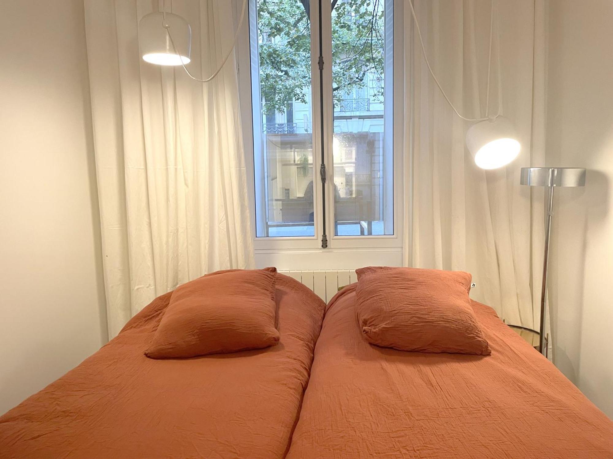 Climatise Pour 1 Ou 2 Personnes Au 109 Avenue Mozart 16 *