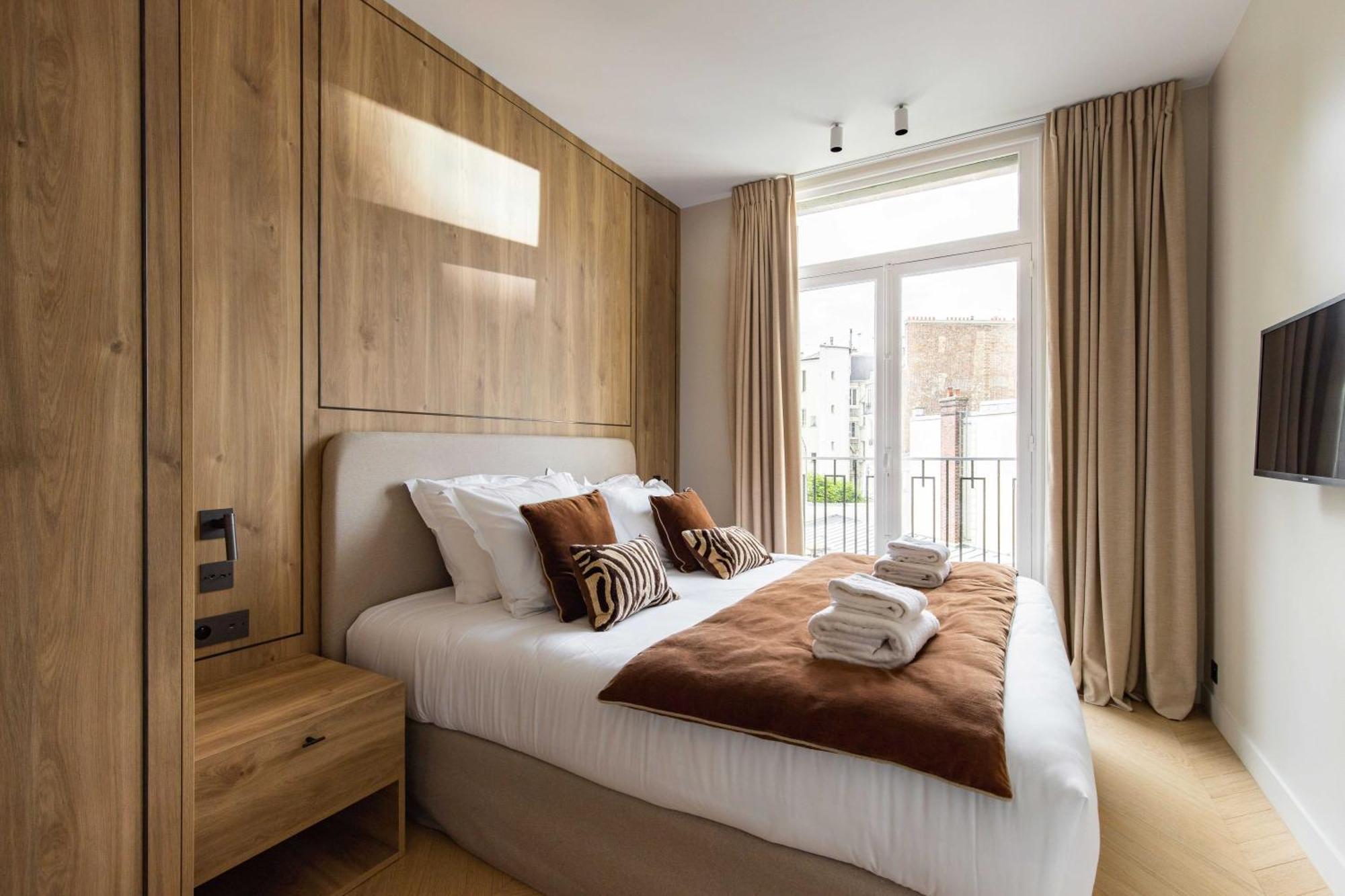 Elegant - 3b 6p - Eiffel Tower Apartment *