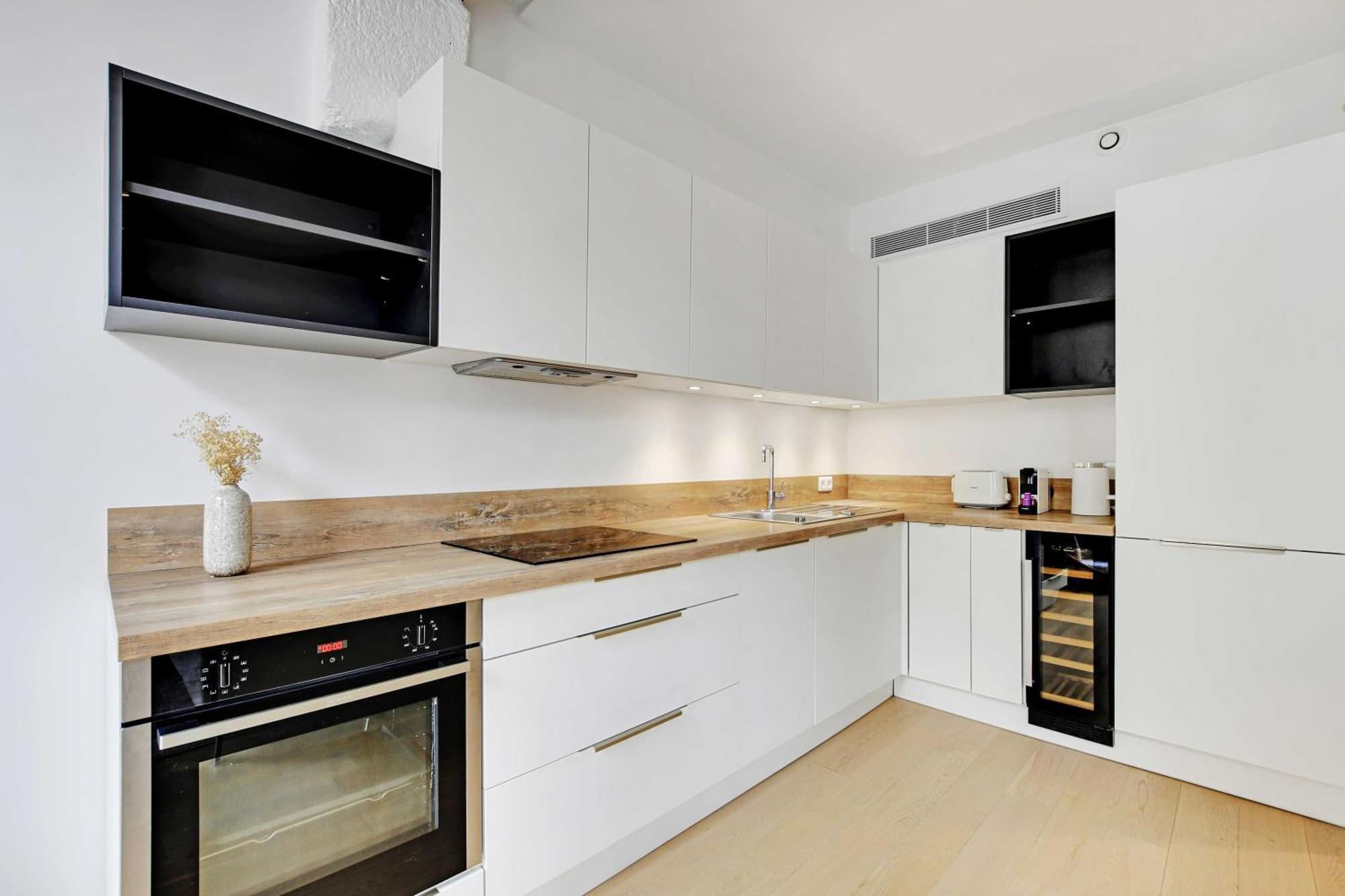 Modern - 2br-6p - In Heart Of Le Marais Apartment Paris