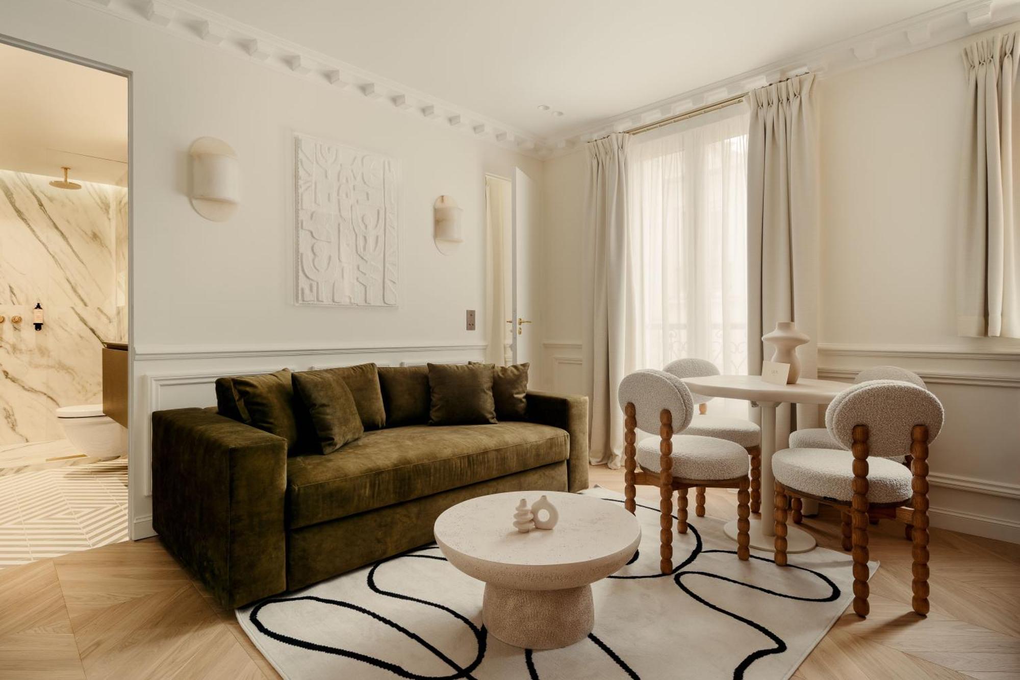 Leon Apartment *