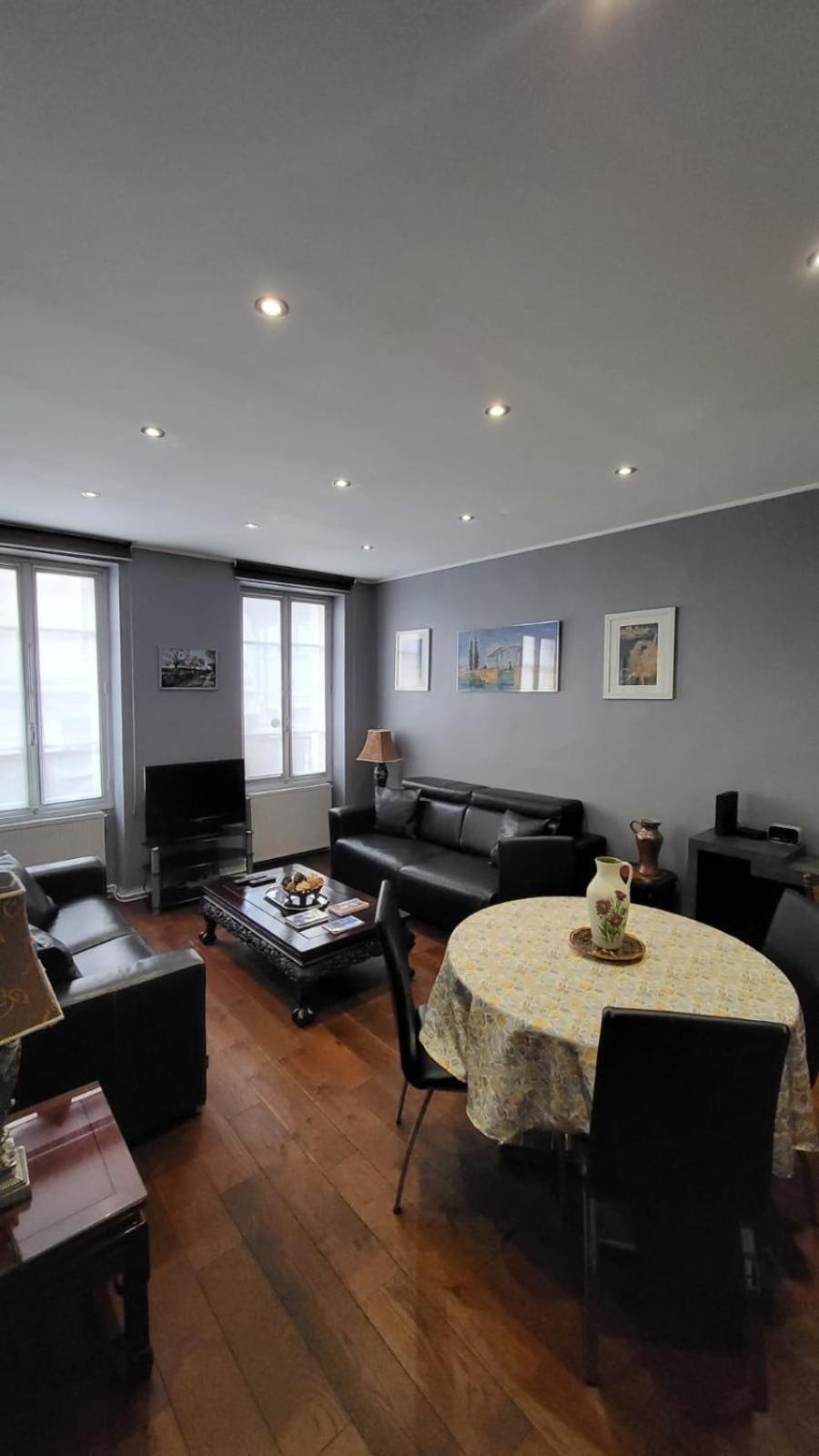 2 Bd 16th Arrondissement Trocadero Sleeps 4 To 6 Eiffel Tower Appartement Paris