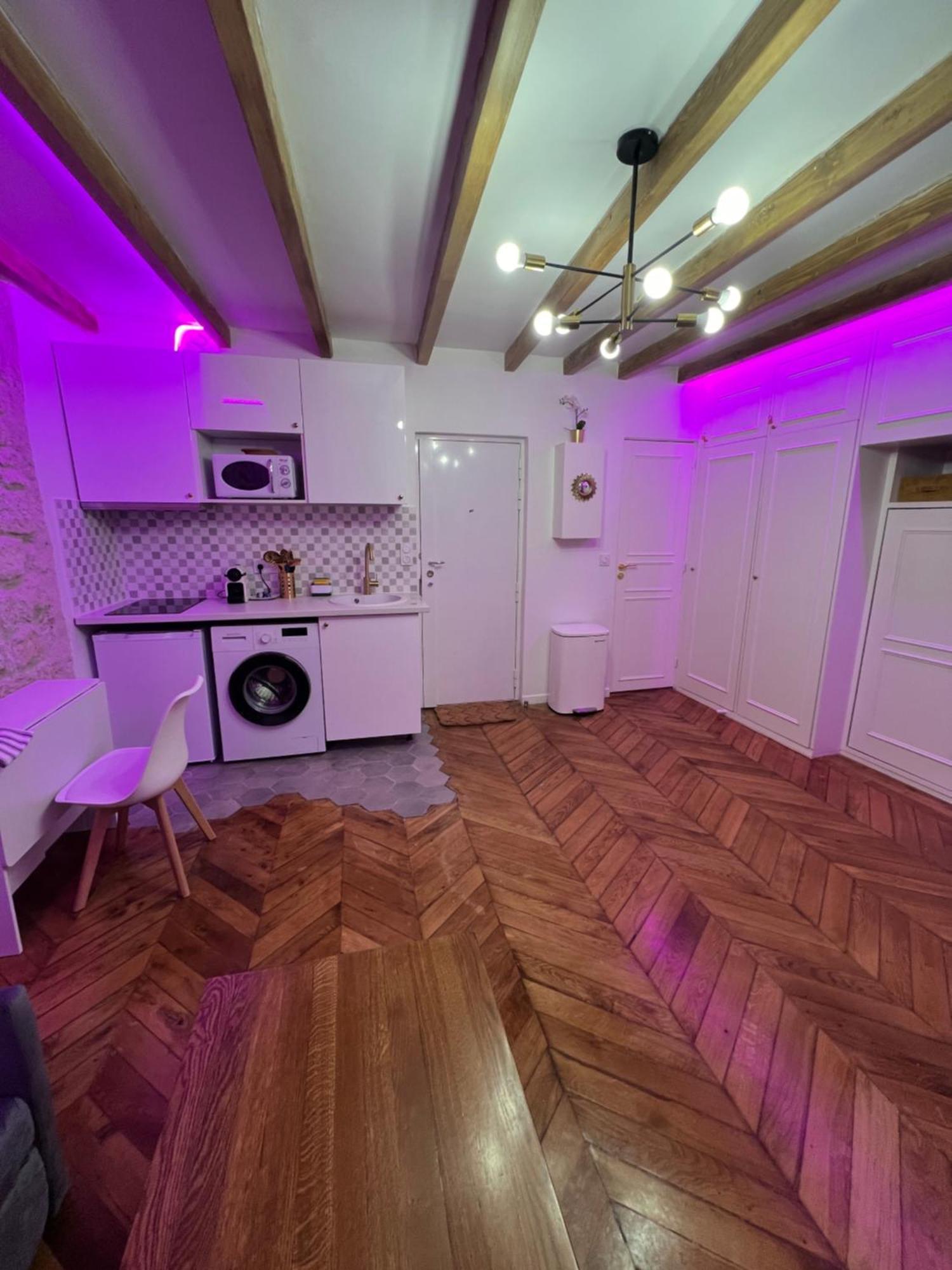 De Charme Centre 10 Min De Republique Apartment