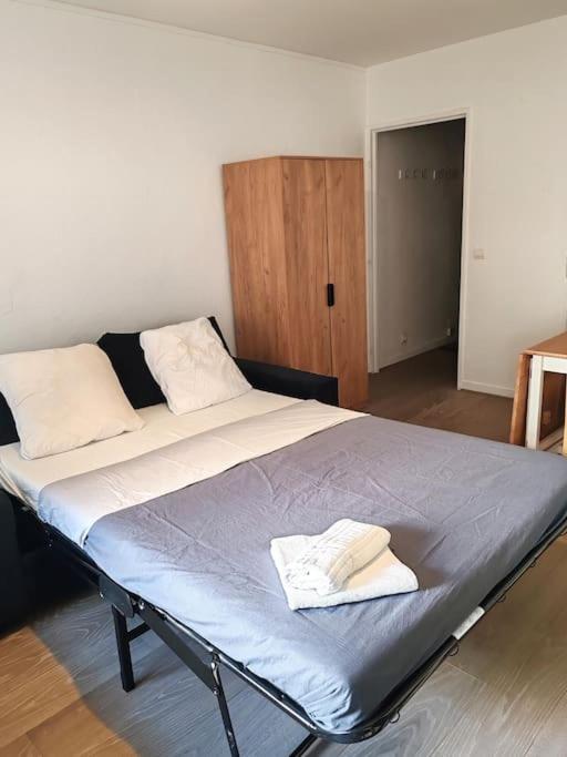 Equipe - Calme - Est Apartment Paris