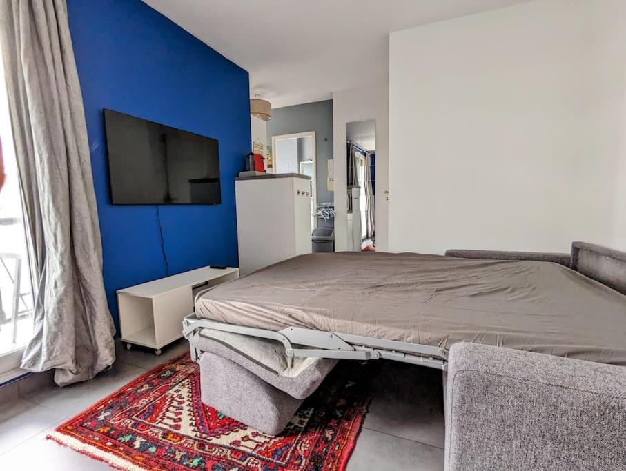 Apartment Avec Balcon Et Vue Tour Eiffel Paris