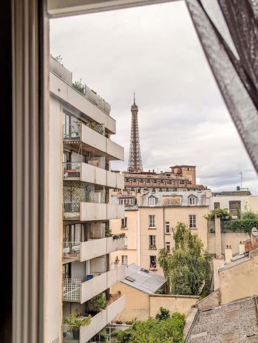 Avec Balcon Et Vue Tour Eiffel