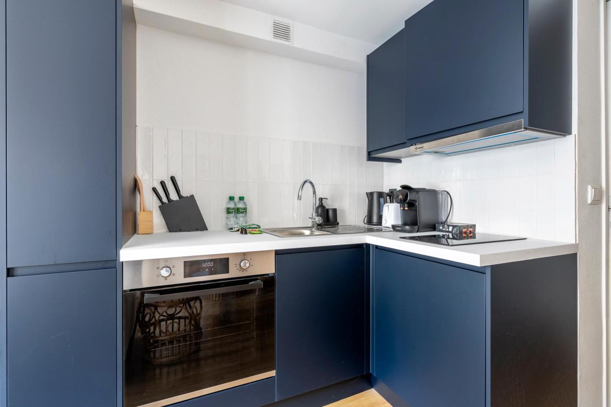 Close To Center Of I Fully Equipped Appartement Paris