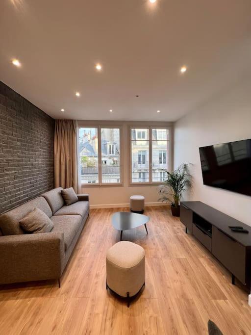Spacious Newly Renovated Loft With Ac
