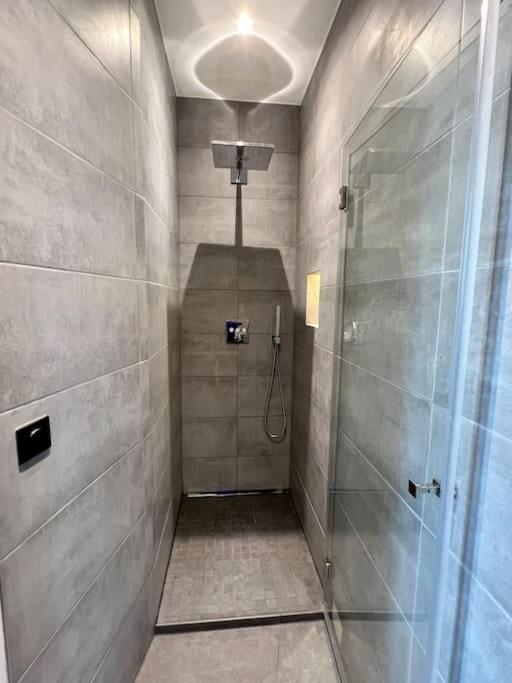 Apartment Spacious Newly Renovated Loft With Ac