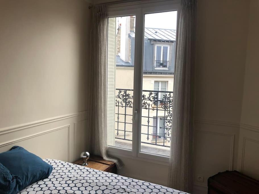 2 Pieces Lumineux Avec Balcon Filant Apartamento