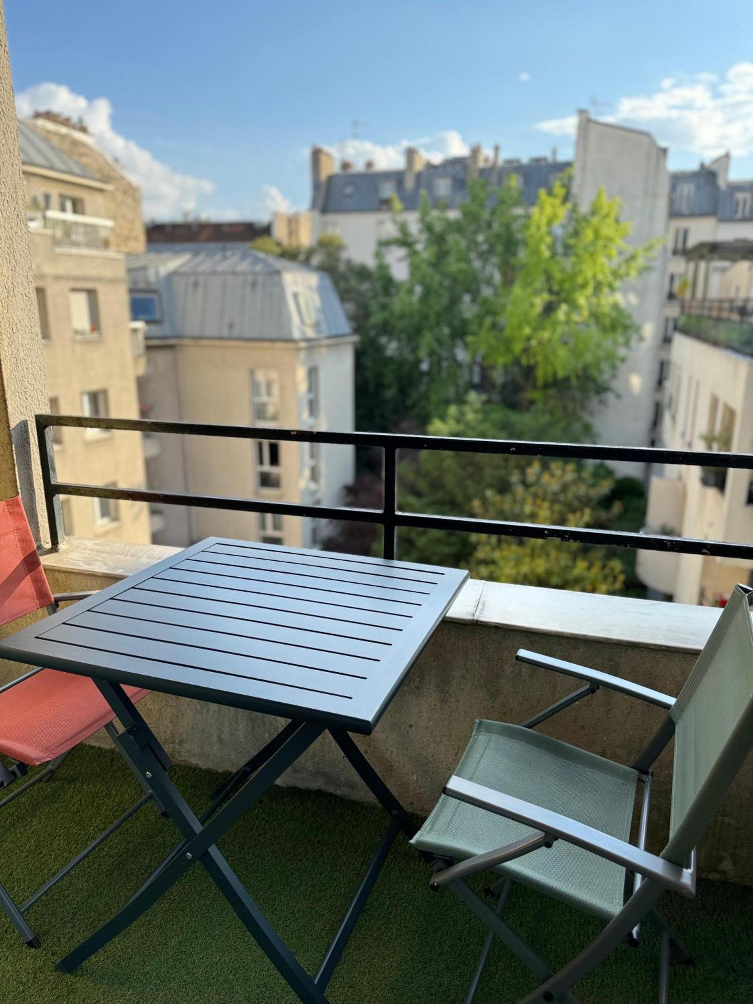 Apartment Avec Terrasse Au Coeur De - 11eme *